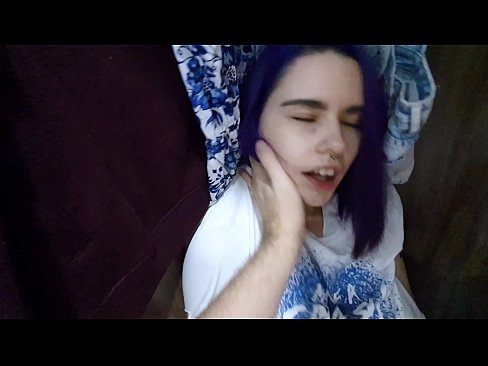 ❤️ Nire ahizpa armairuan aurkitu eta lagundu zion esperma ❤️ Pornografia %eu.novoporn.ruan
